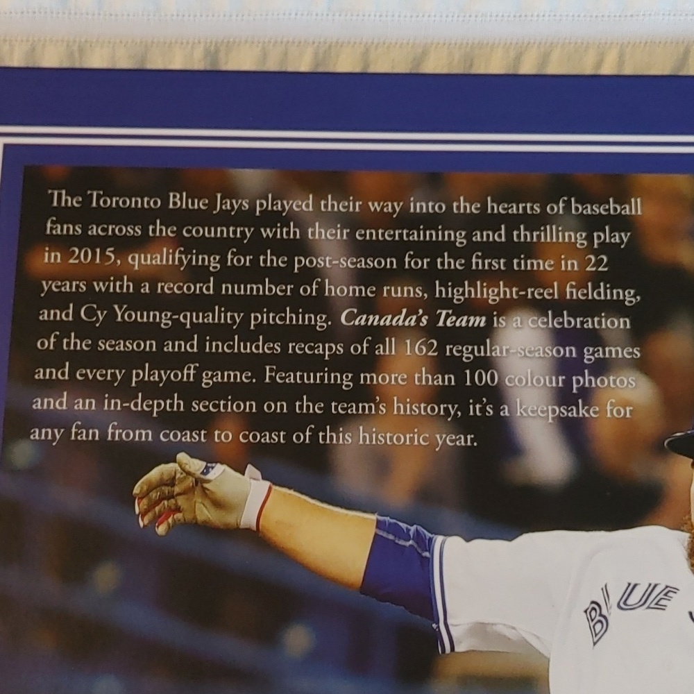 🌻CANADA'S TEAM TORONTO BLUE JAYS BOOK - Picture 3 of 6